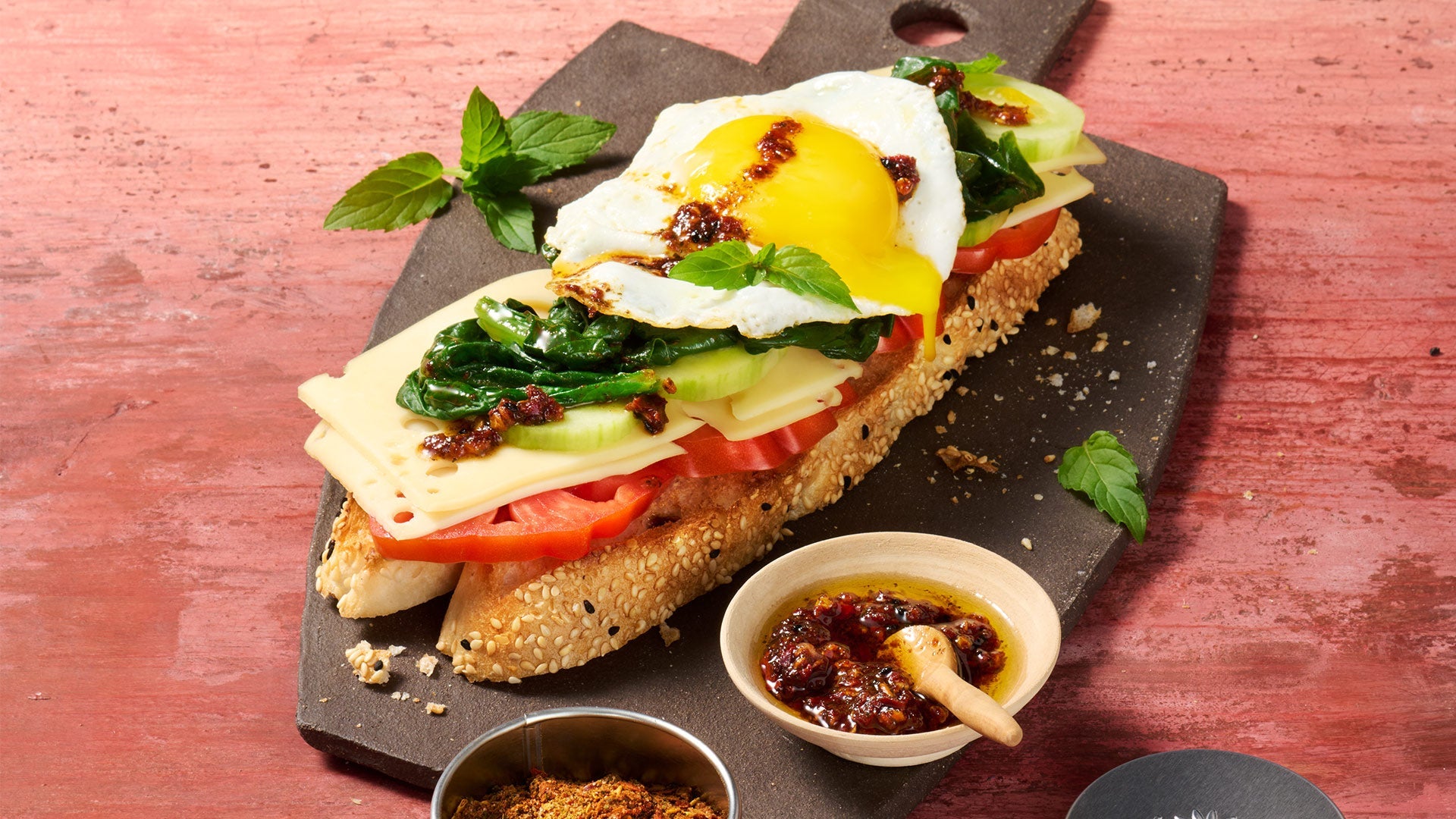 HARISSA Spinat-Spiegelei-Sandwich