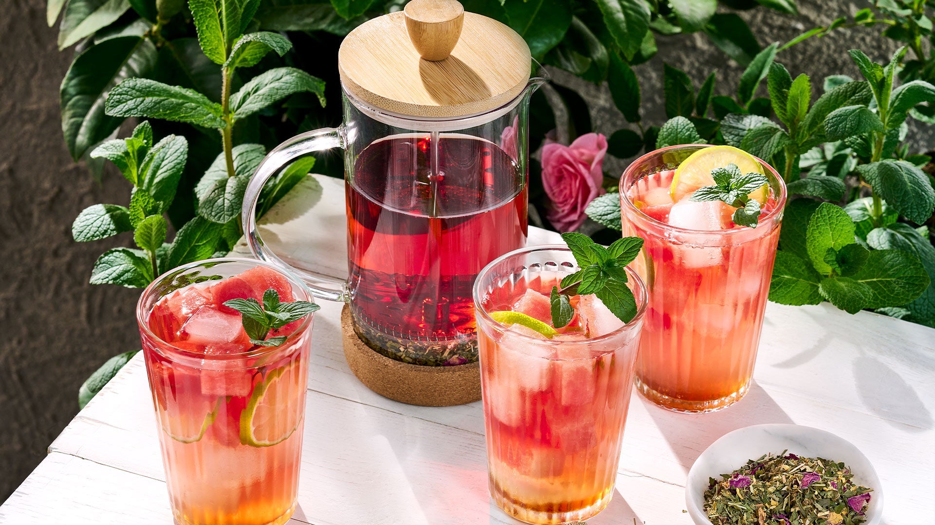 Melonen-Eistee mit ROSE MINZE TEE