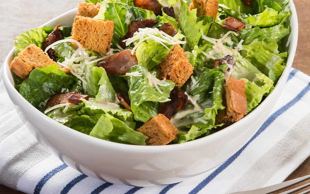 Caesar Salad Grundrezept für Salat und Avocado